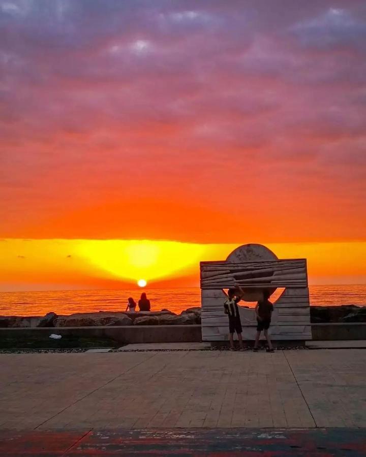 Black Sea Apartment In Orbi City Batumi Exteriér fotografie